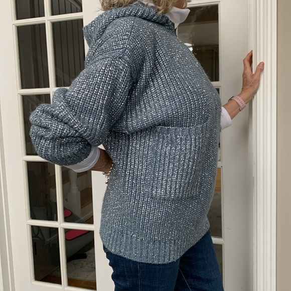 Half zip hooded pullover. - Picture 5 of 9